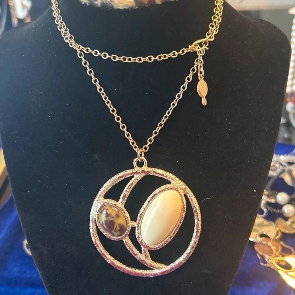 Vintage Sarah Coventry Gold Tone Statement Pendant Necklace – Faux Stone Mid-Cen